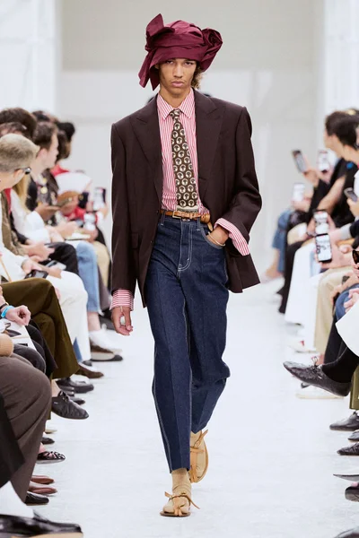 Look 29